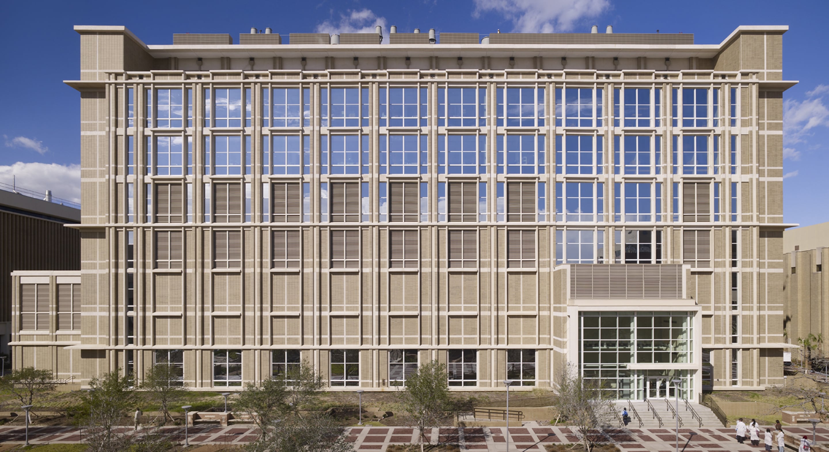 Exterior photos of federal biocontainment lab for infectious disease research
