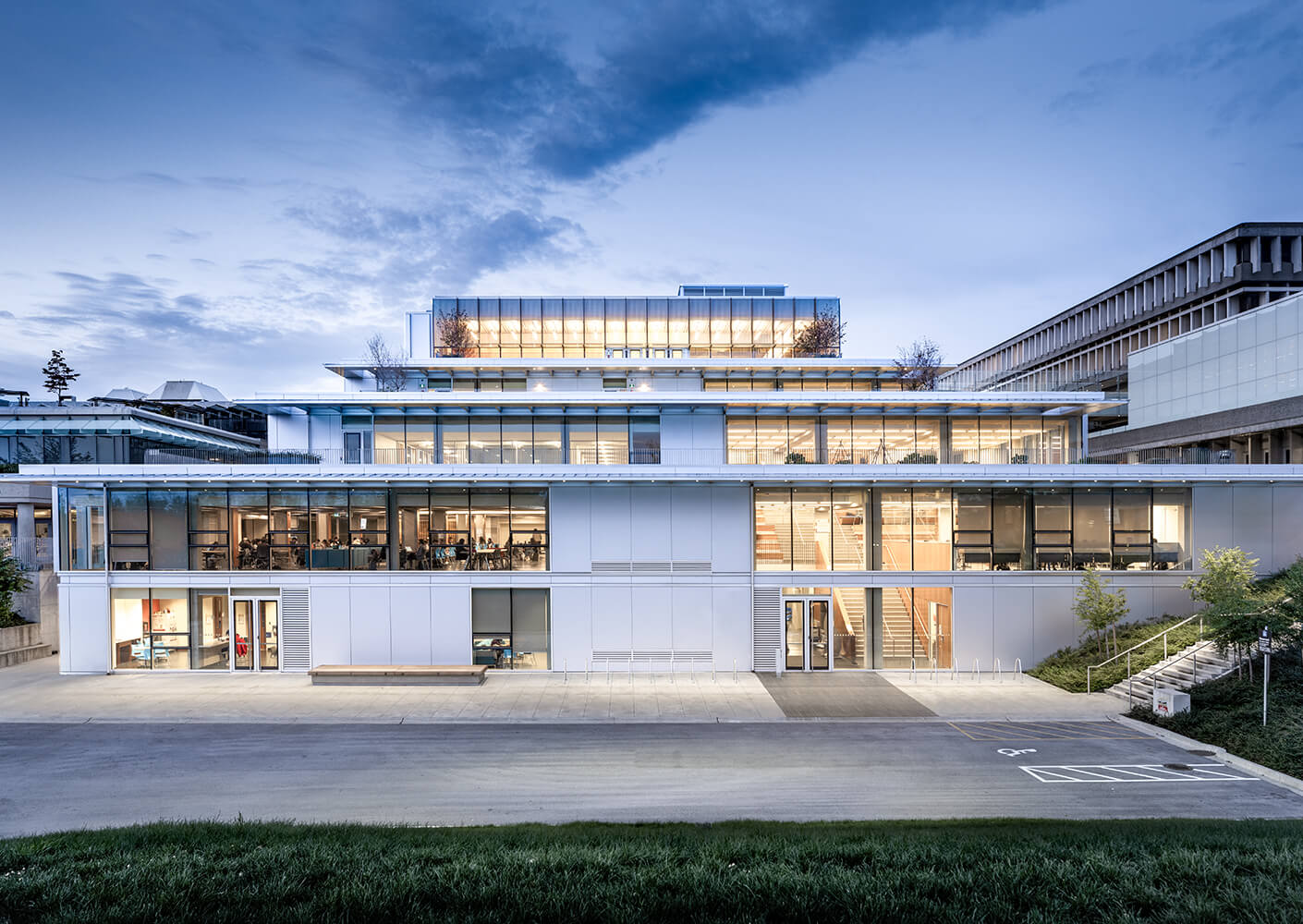 SFU_SUB-exterior