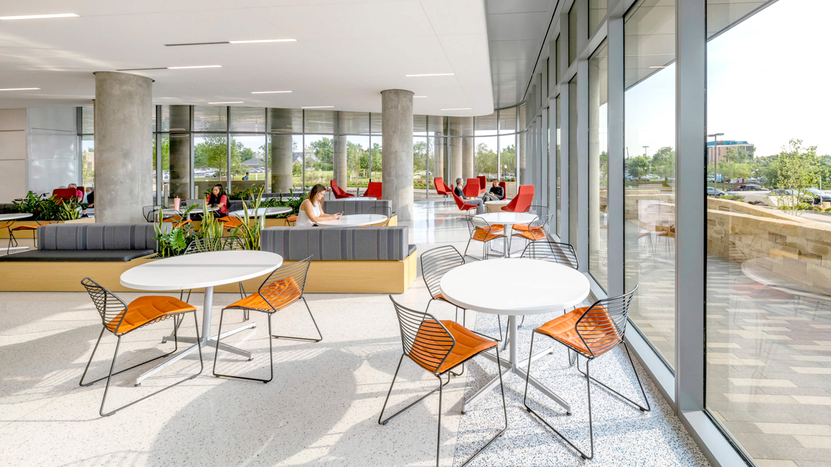 Large, reconfigurable community room at ground level of a major hospital