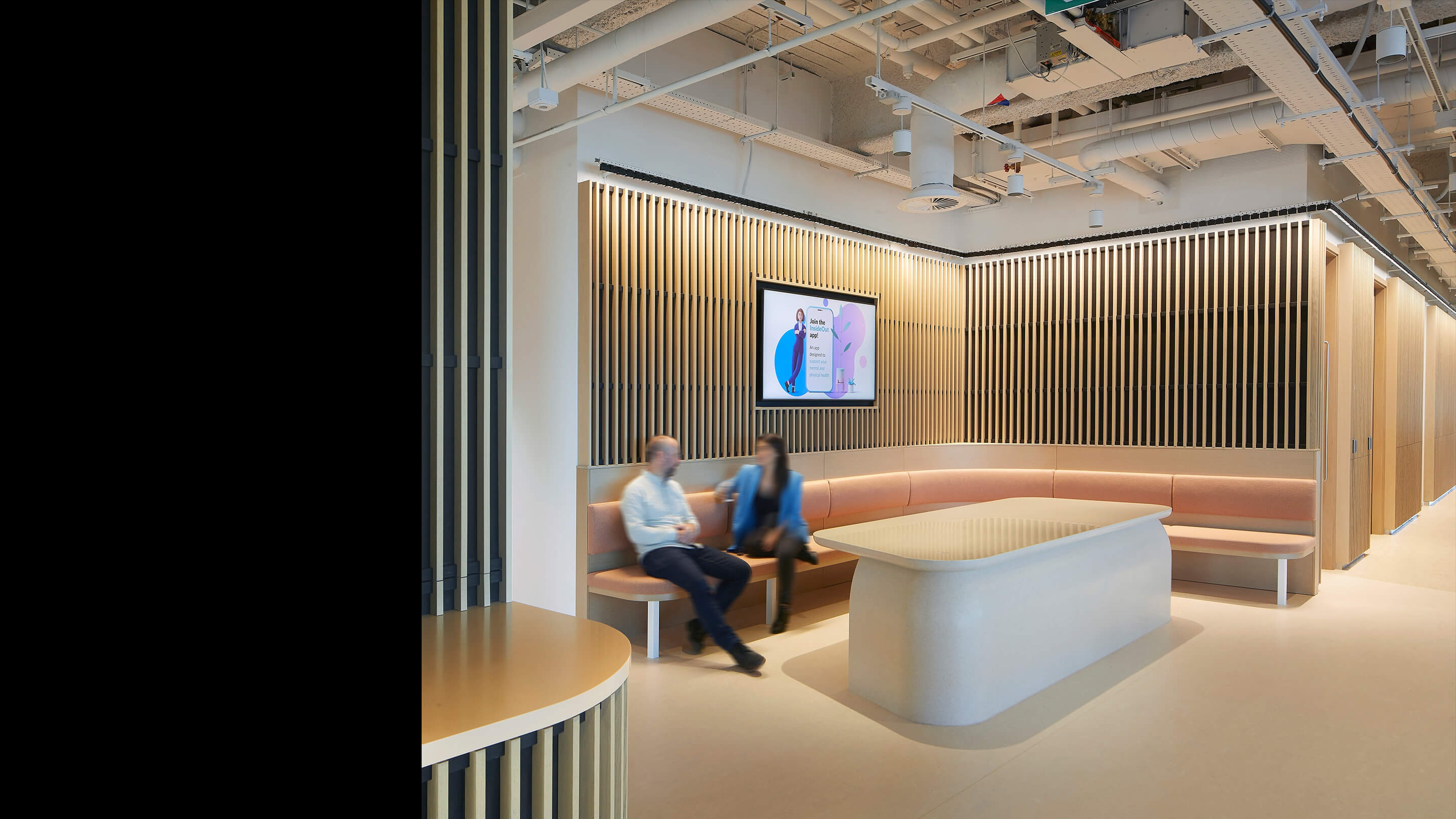 The design team imagined the top floor as a modern-day treehouse. As one of the key spaces that is constructed in modules that can be disassembled for reuse, it nurtures the environment as much as its human inhabitants.