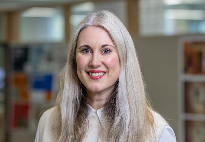 Headshot of Lisa Pike